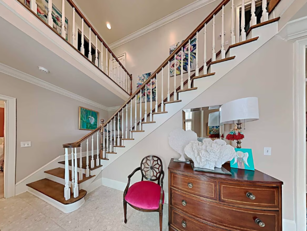 Elegant Beach retreat in Pawleys Island 5-Bedroom Steps to Beach